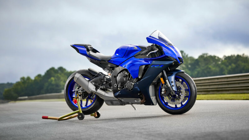 Yamaha R1 faz 25 anos Compare a primeira gera o com a atual