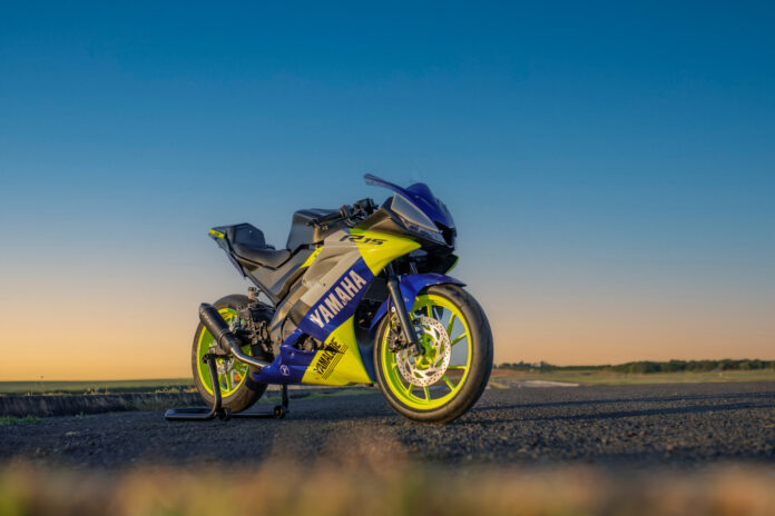 Nova Yamaha YZF-R15 da corrida para a correria – MOTOMUNDO