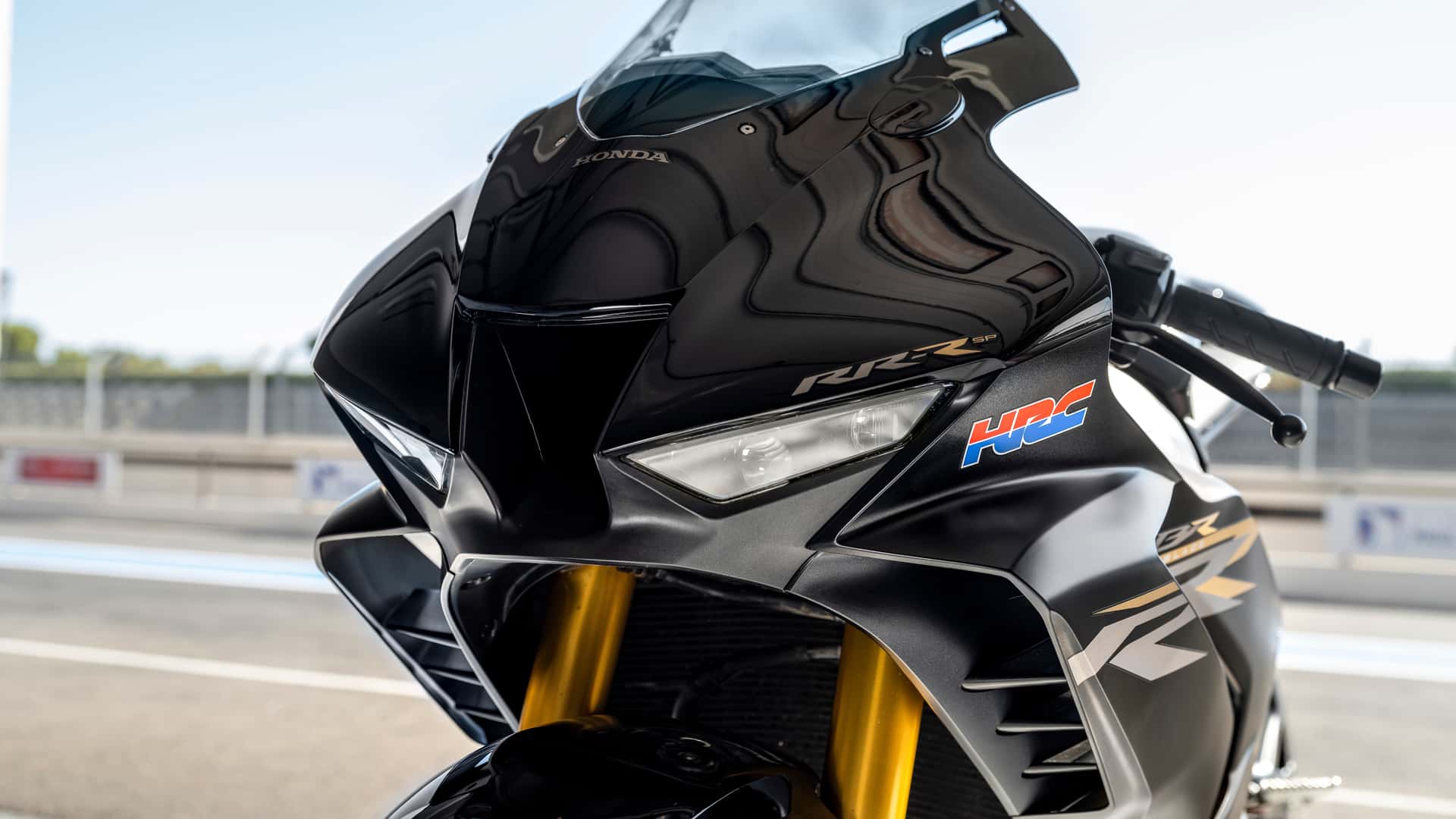 Honda Fireblade 2024 Veja As Novidades The Riders Histories   Honda Cbr 1000 Rr R Fireblade Sp 2024 Nova Cor Preta Mat Pearl Morion Black 3 1 