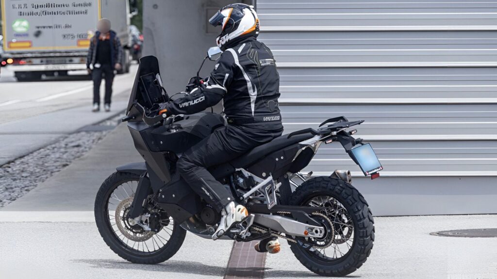 KTM 990 Adventure 2025