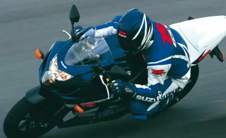  Suzuki GSX-R 600 K4