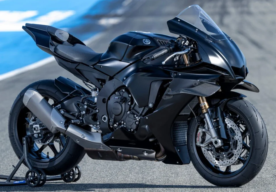 Yamaha R1 Race 2025