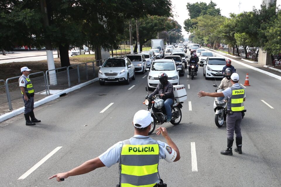 Multa Atrasada Suja o Nome do Motociclista? Descubra Aqui!