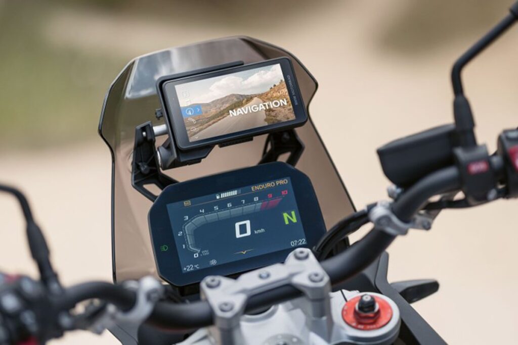  V-Strom 800 DE vs. BMW F 900 GS