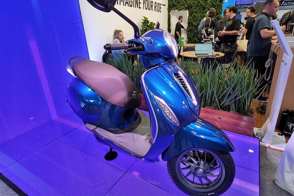 Scooter Elétrica Bajaj Chetak Blue 3202