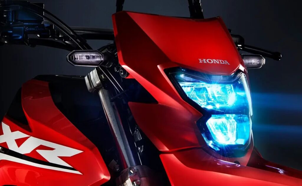 Honda Tornado 300 2025