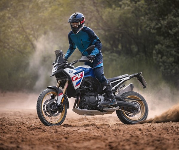 V-Strom 800 DE vs. BMW F 900 GS