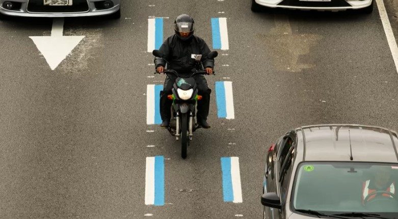  motociclistas brasileiros pilotam sem CNH