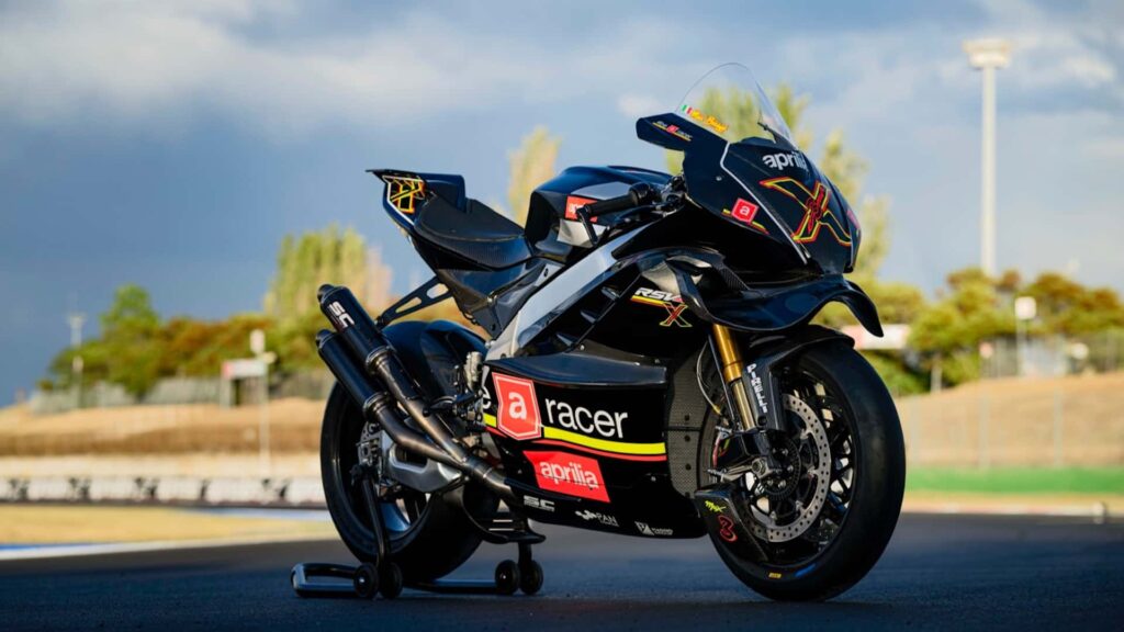 Aprilia RSV4 X Ex3ma 2025