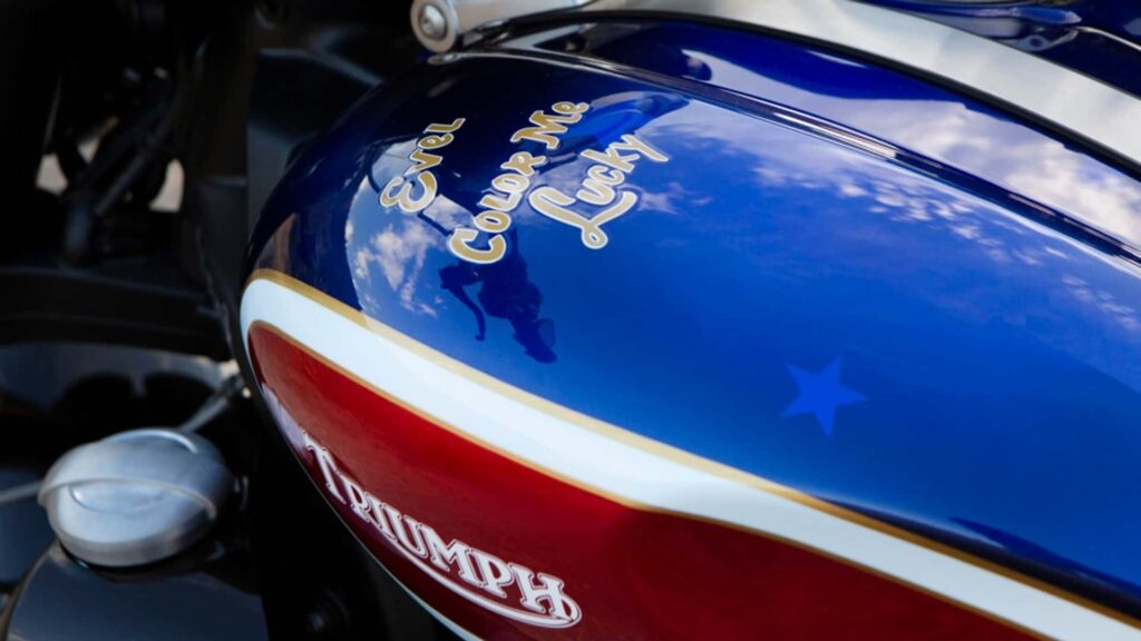 Triumph Homenageia Evel Knievel 