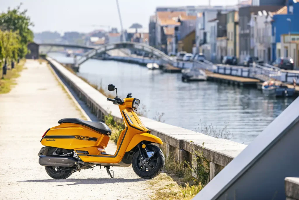 Lambretta X300/G350 The Riders