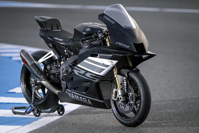 Yamaha R9 2025