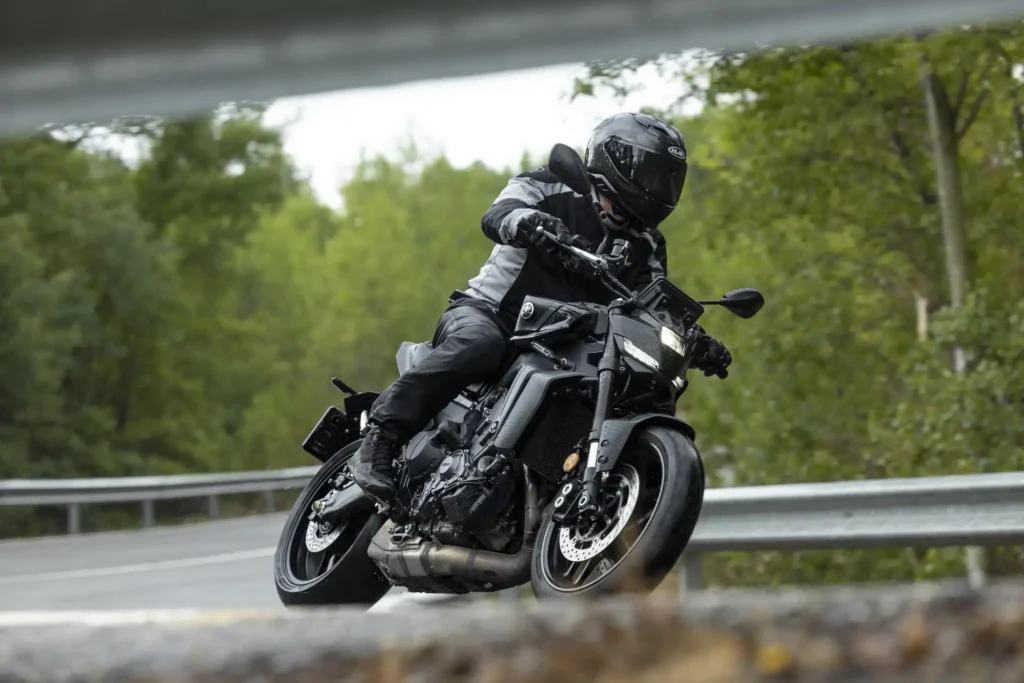 Yamaha MT-09 Y-AMT The Riders