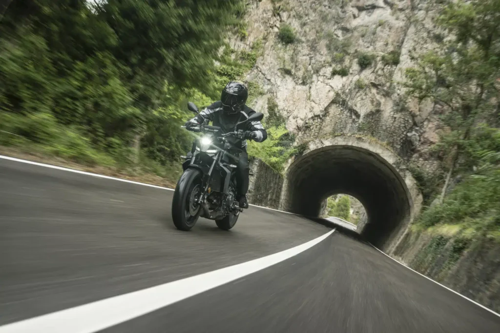 Yamaha MT-09 Y-AMT The Riders