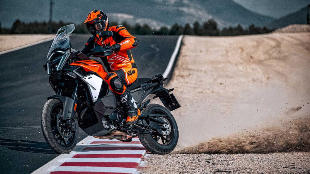 KTM 1390 Super Adventure S Evo