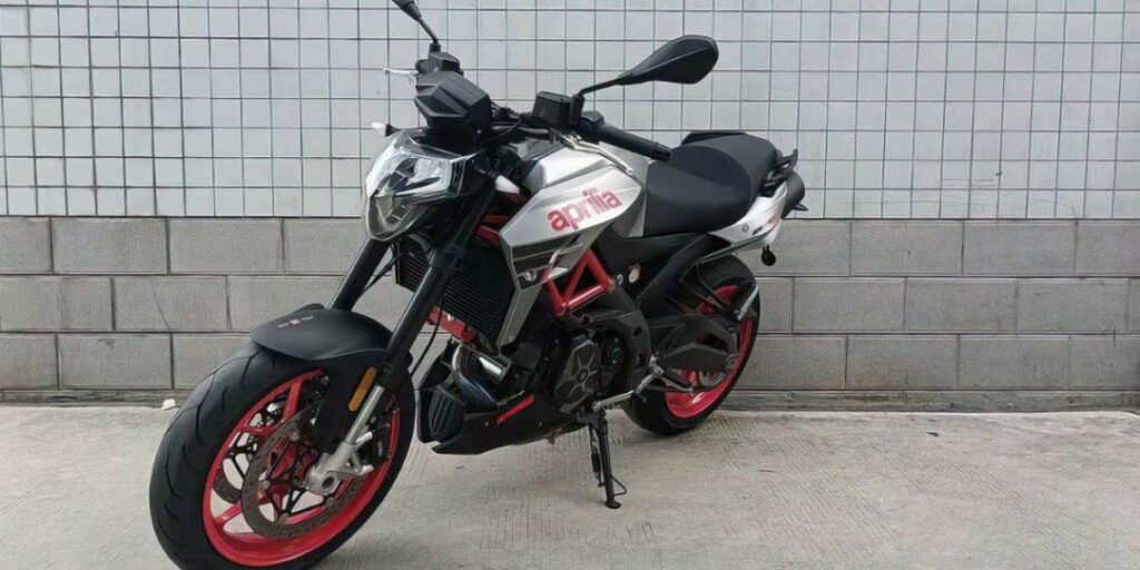 Aprilia Shiver 900 