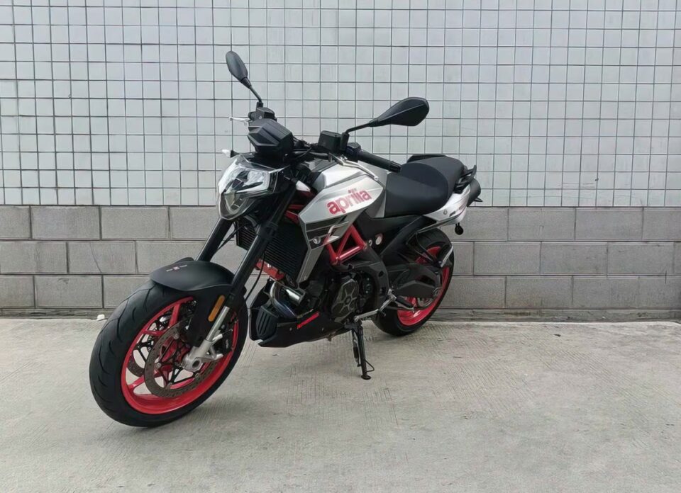 Aprilia Shiver 900