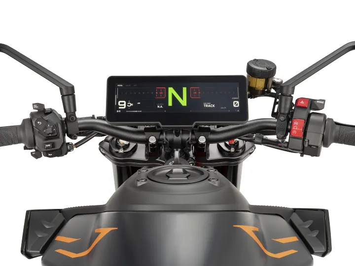 KTM Inova com Novos Painéis TFT