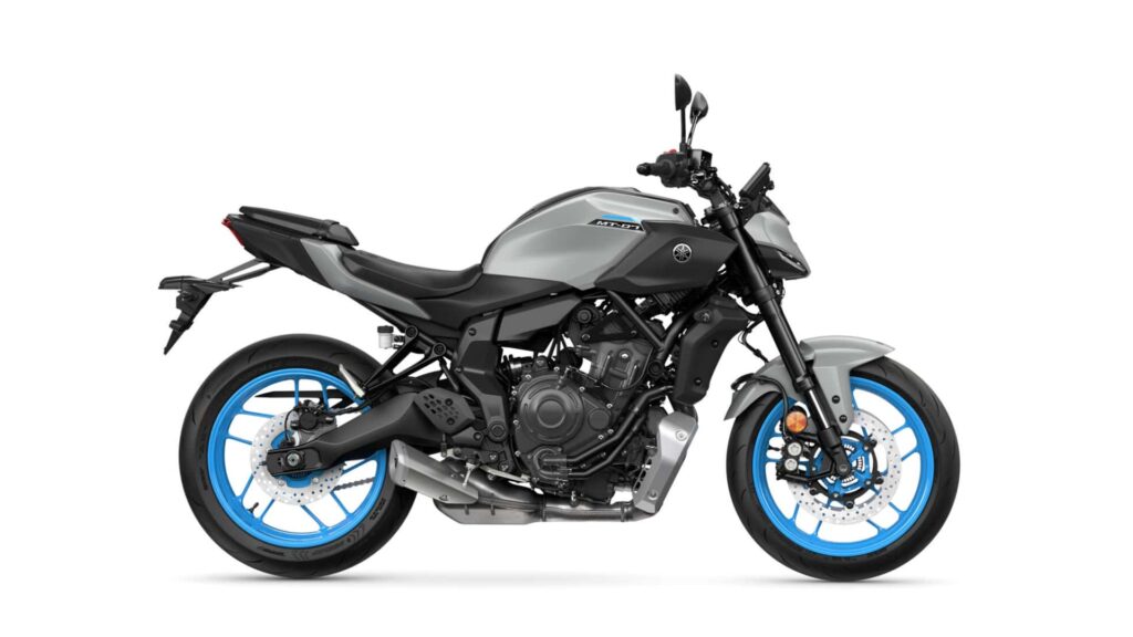 naked Yamaha MT-07 2025