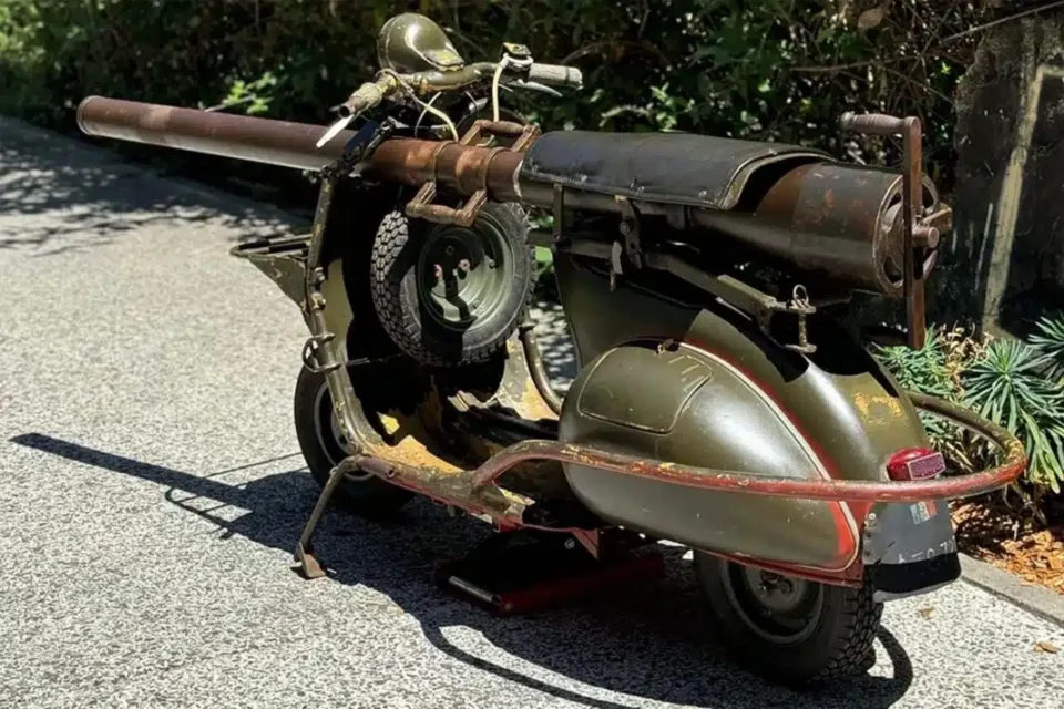 Lembra da Vespa com Lançador de Foguetes?