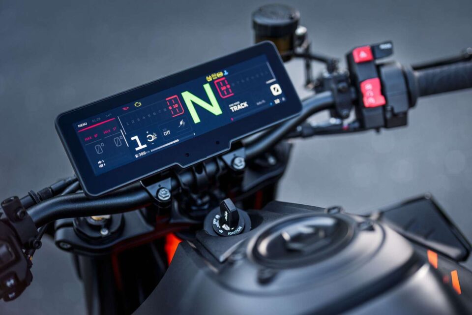 Novos painéis touchscreen da KTM