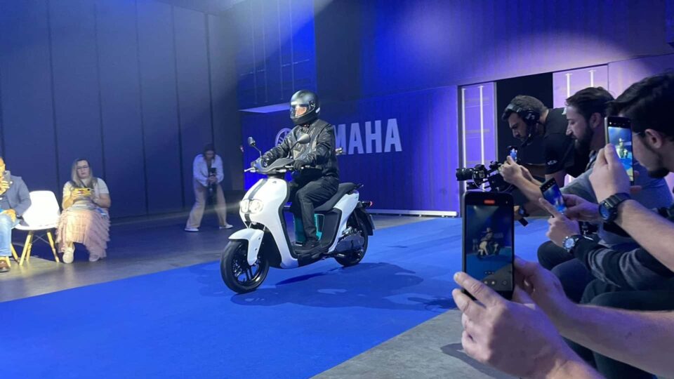 Yamaha Neo's Connected The Riders