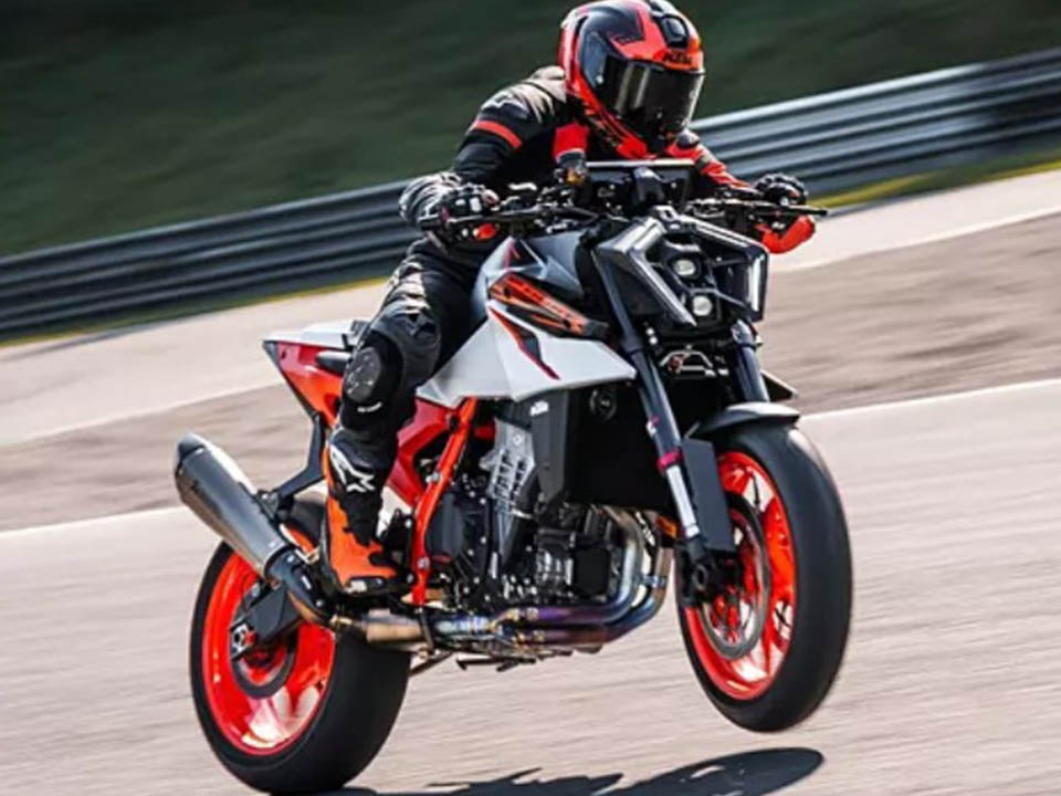 KTM 990 Duke R revelada!