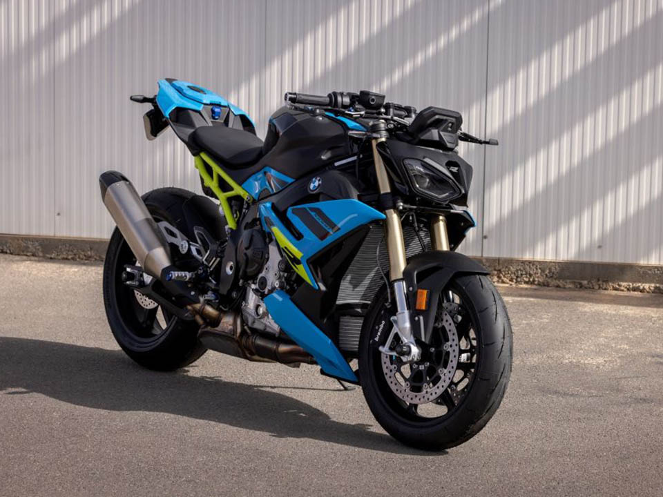 BMW S 1000 R 2025 revelada