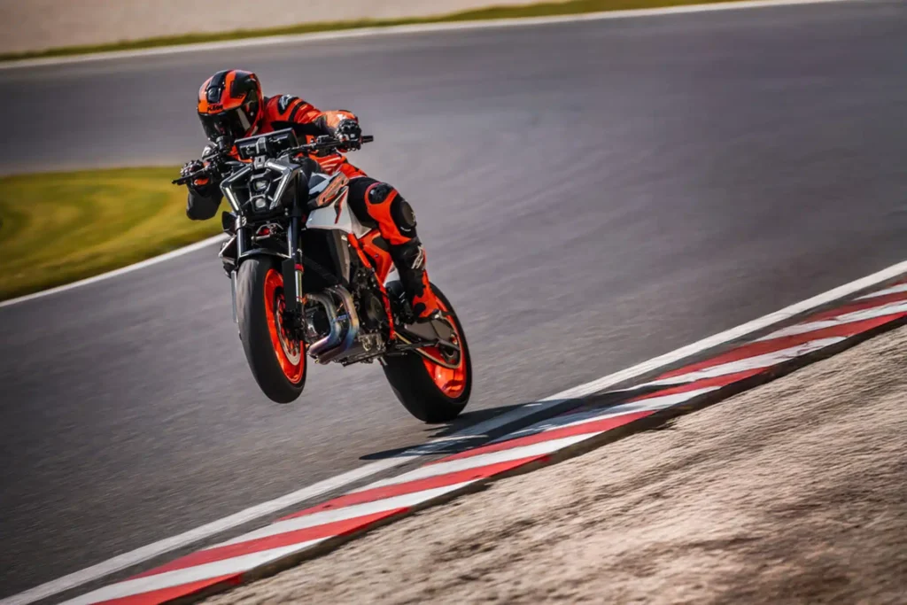 KTM 990 Duke R 2025