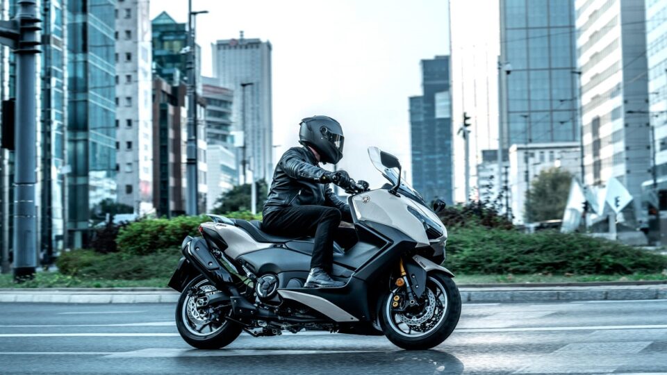 Yamaha TMAX 2025