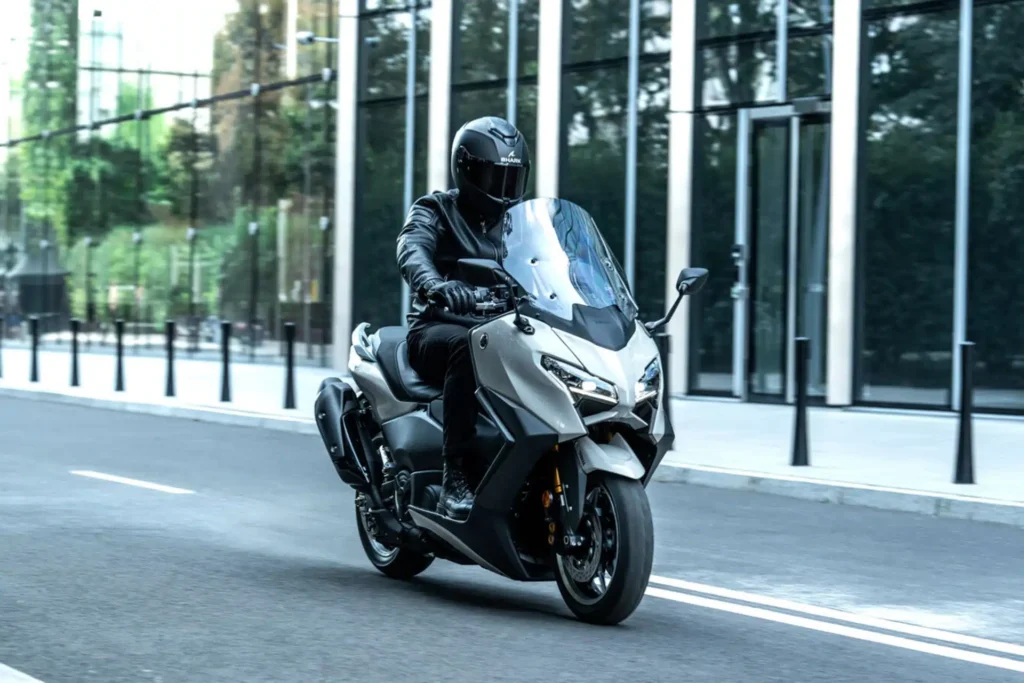 Yamaha TMAX 2025 e TMAX Tech MAX 2025