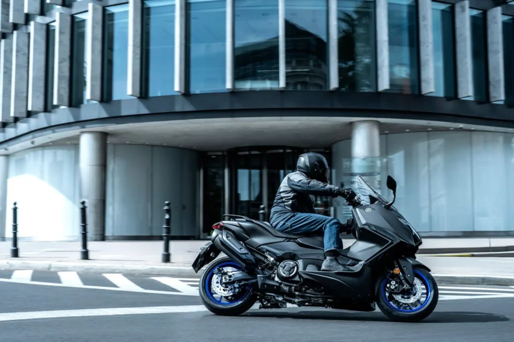 Yamaha TMAX 2025 e TMAX Tech MAX 2025