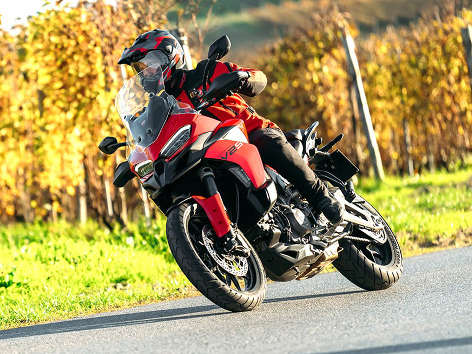 Ducati Multistrada V2 2025