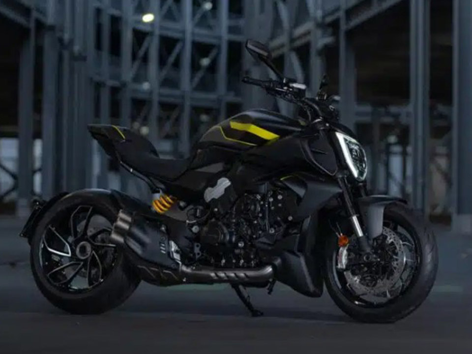 Ducati Diavel V4 2025