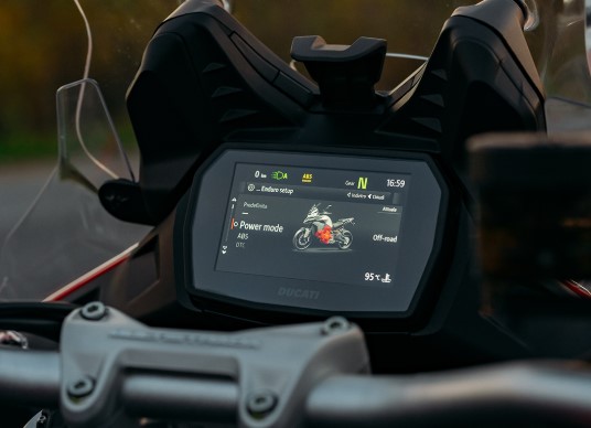 Ducati Multistrada V2 2025