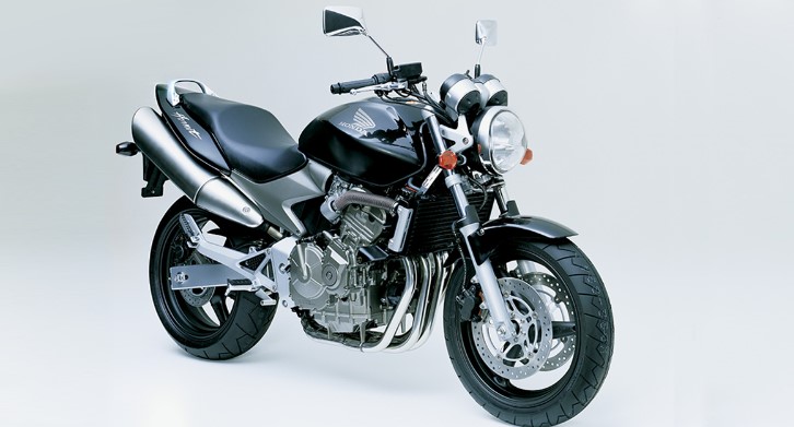 Yamaha MT-07 vs Honda Hornet 600