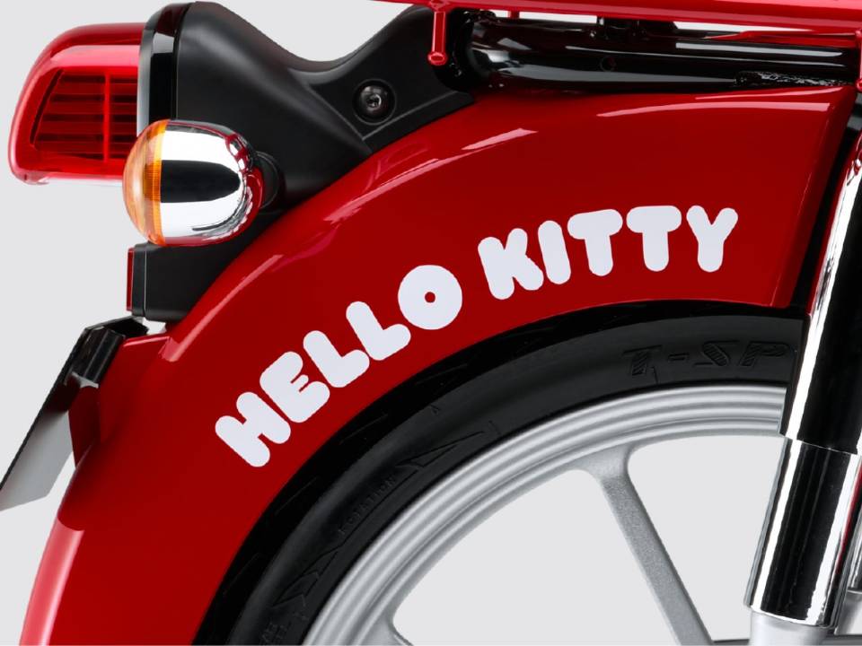 Honda Super Cub Hello Kitty 2025