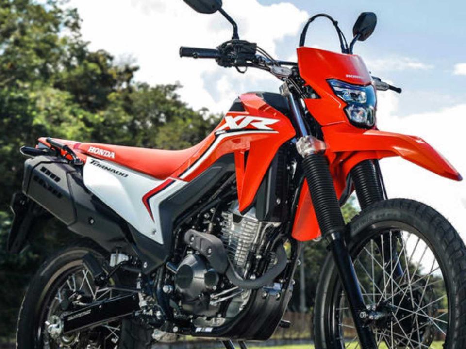 Yamaha Lander 250 2025 vs. Honda XR 250 Tornado 2025