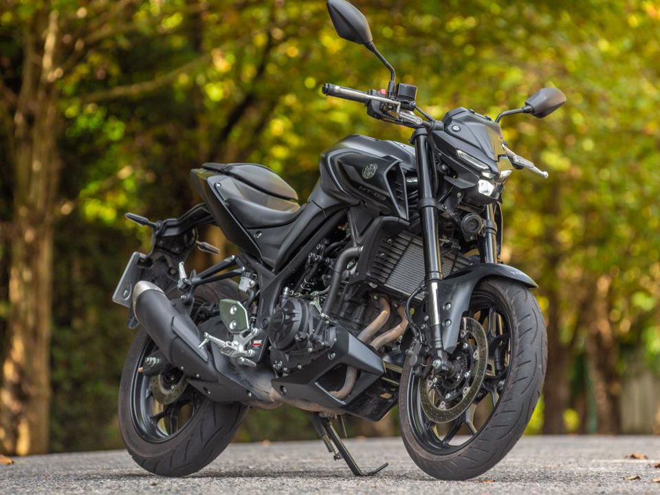 Honda CB 300F Twister e a Yamaha MT-03