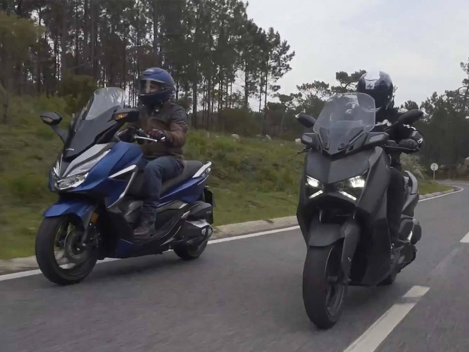 Honda Forza 350 vs Yamaha XMAX 300