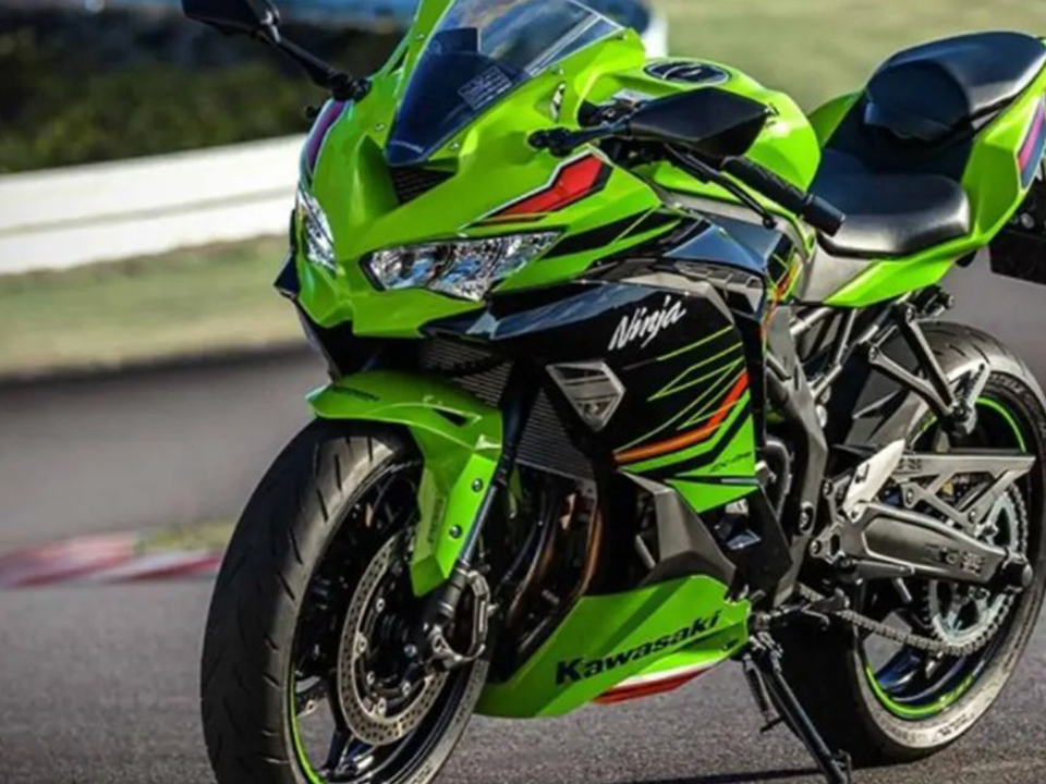 Kawasaki Ninja 400 KRT 2025