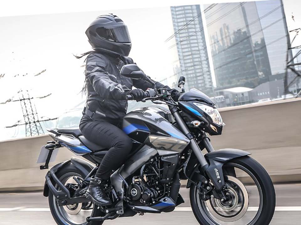 Bajaj Dominar 160 2025