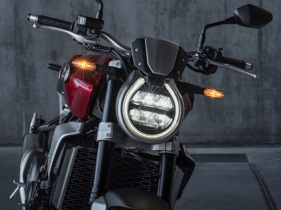 Honda CB 1000R e Yamaha MT-10