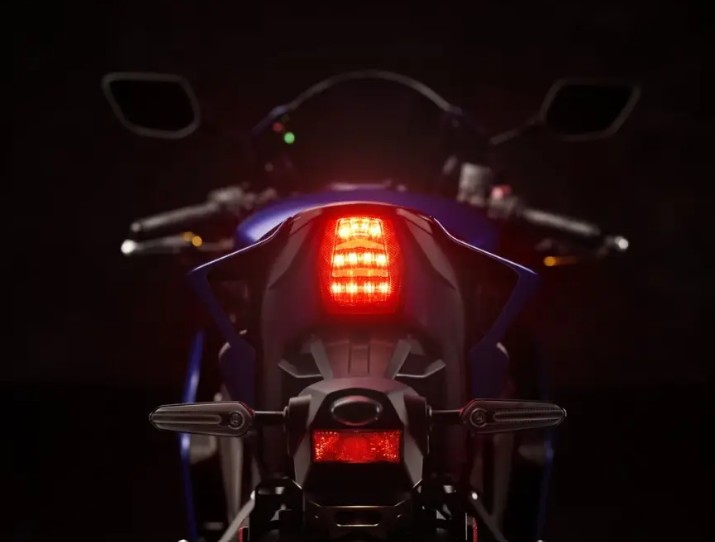 Yamaha R3 2025