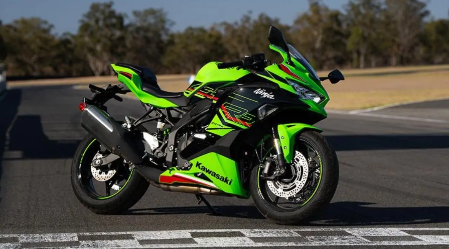 Kawasaki Ninja 400 KRT 2025