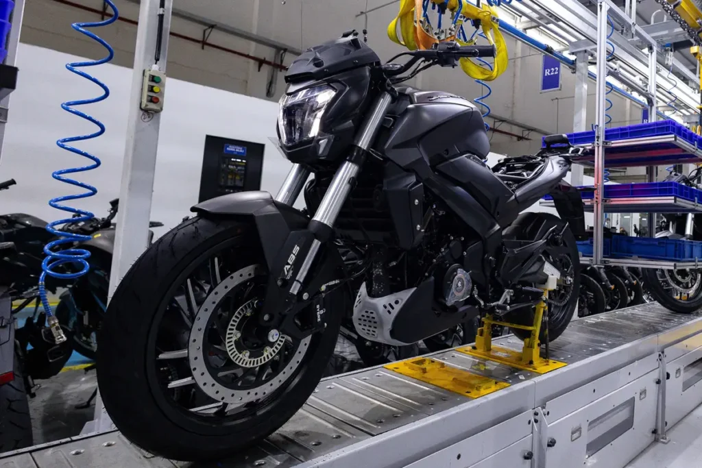 Bajaj Atinge 10 Mil Motos Produzidas 