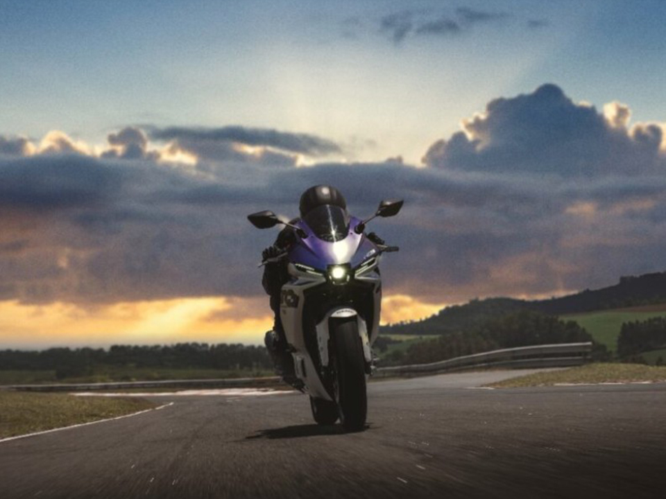 Yamaha YZF-R3 Connected 202