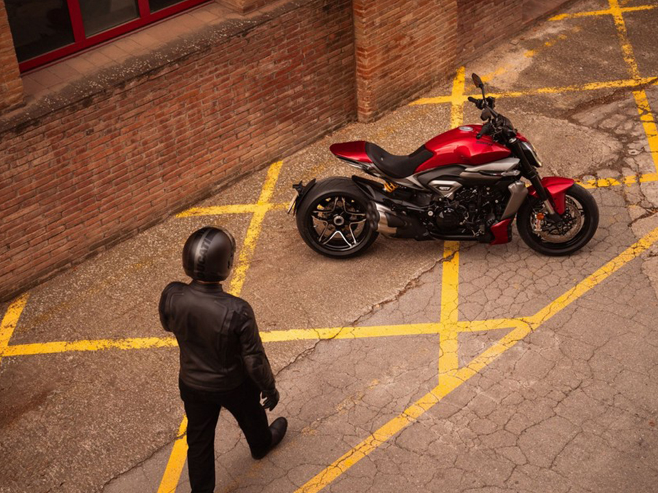 Ducati XDiavel V4 2025