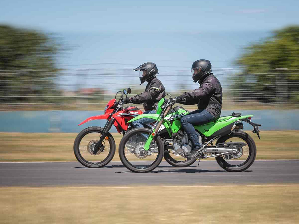 Honda XR 300 Tornado vs. Kawasaki KLX 300