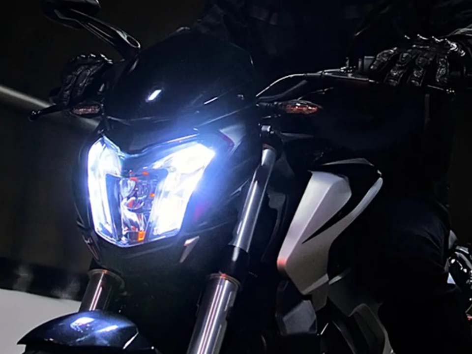 Bajaj Dominar 250 2025